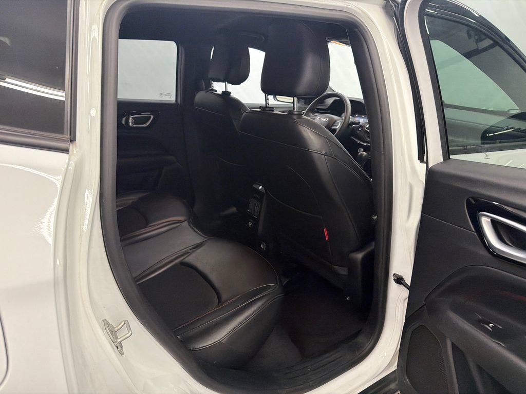 Used 2023 Jeep Compass Trailhawk AWD/4WD image 15