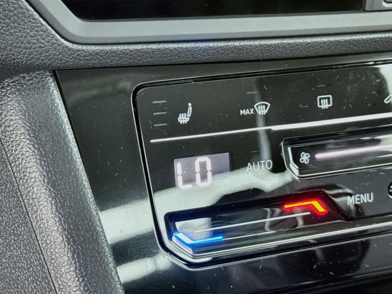 New 2027 Volkswagen Jetta SE FWD image 19