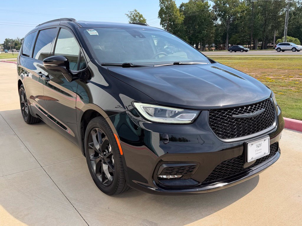 Used 2025 Chrysler Pacifica Limited FWD image 10
