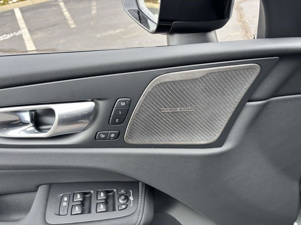 New 2026 Volvo XC60 B5 Ultra w/ Protection Package Premier image 12