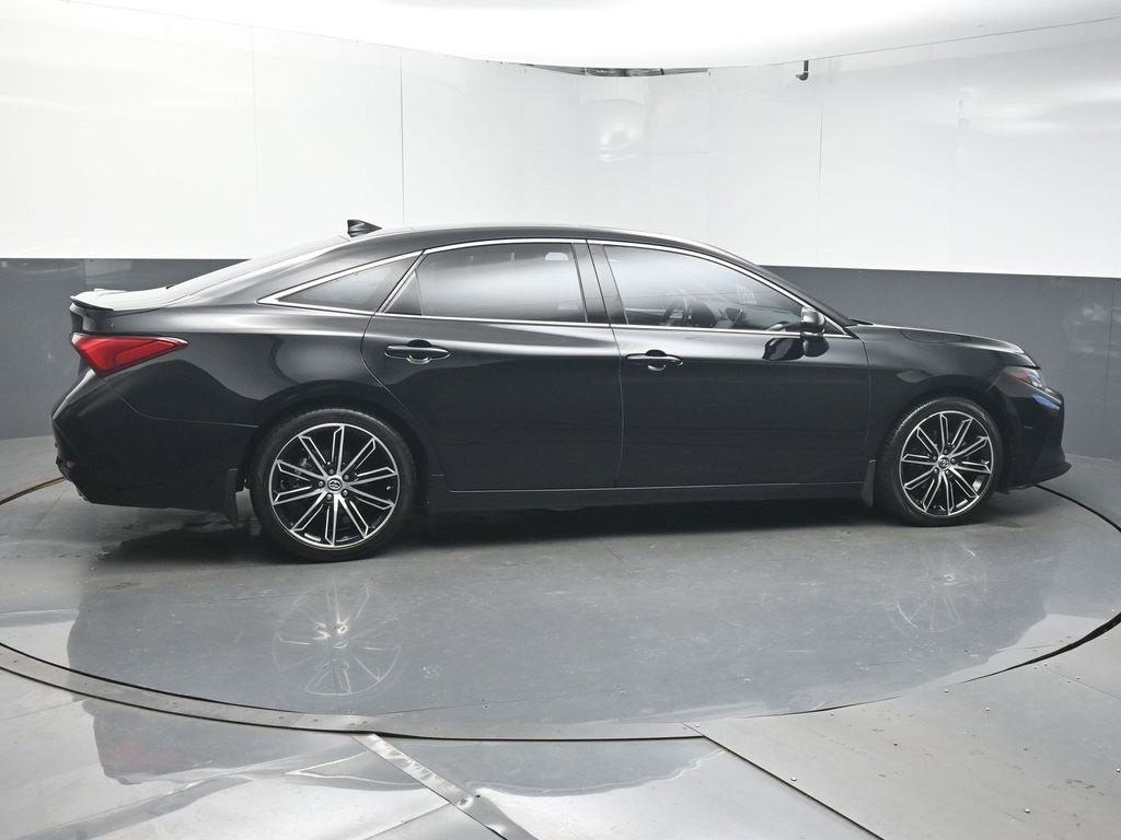 Used 2019 Toyota Avalon Touring w/ Advanced Safety Package image 8