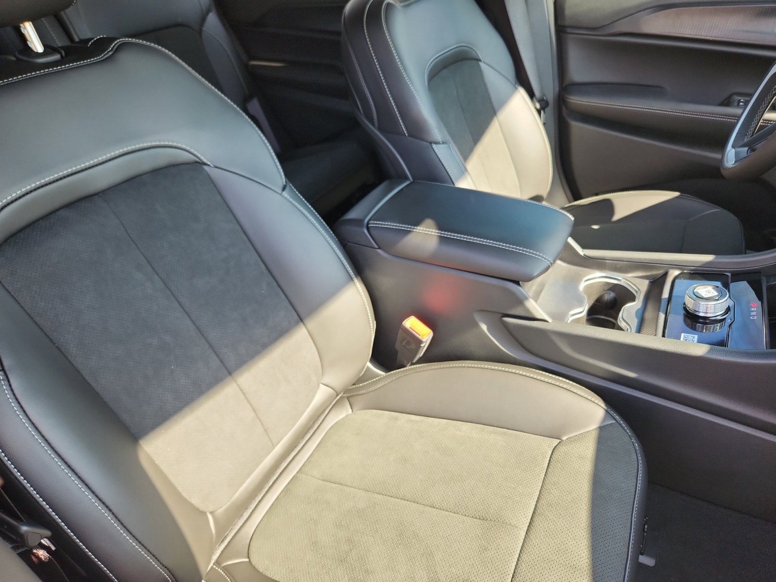 New 2025 Jeep Grand Cherokee L Altitude image 19