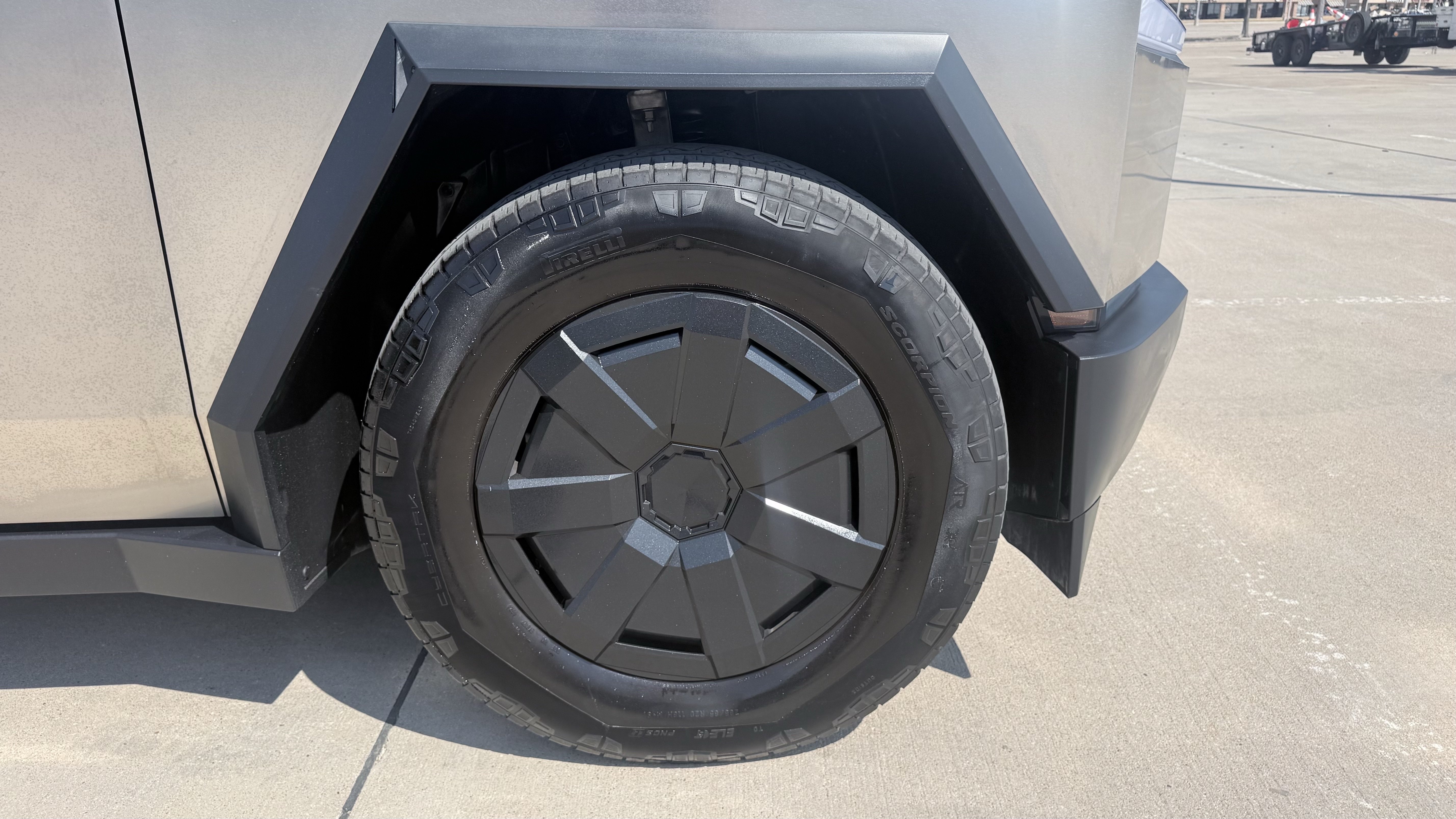 Used 2025 Tesla Cybertruck AWD Crew Cab image 14
