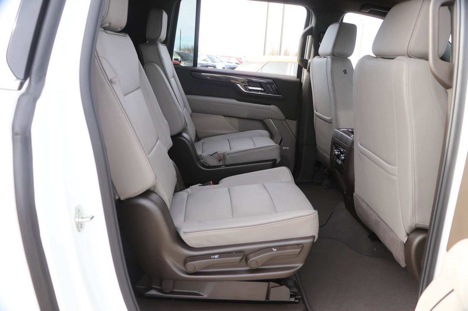 New 2026 GMC Yukon XL Elevation image 29