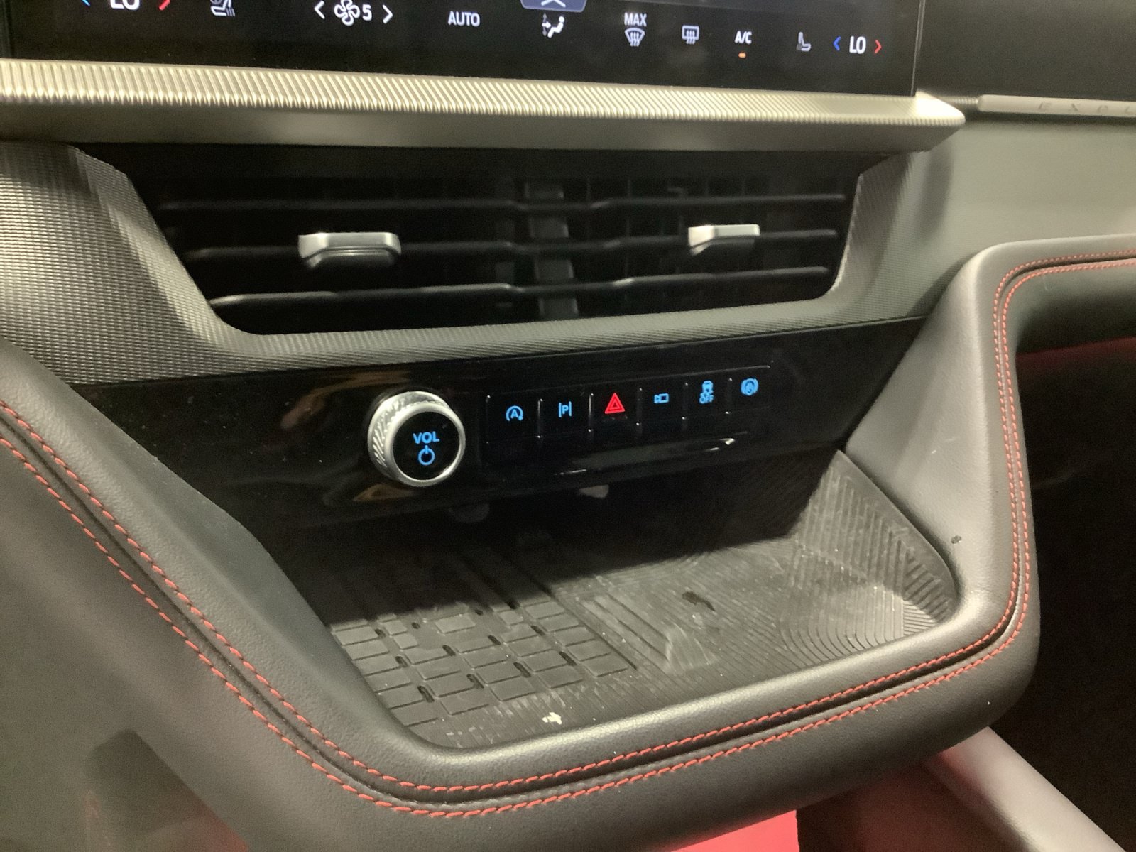 Used 2025 Ford Explorer ST RWD image 16