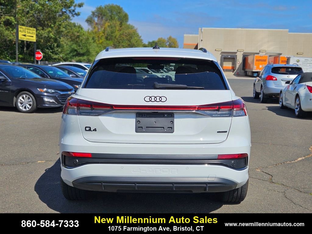 Used 2025 Audi Q4 e-tron Premium w/ Convenience Package image 4