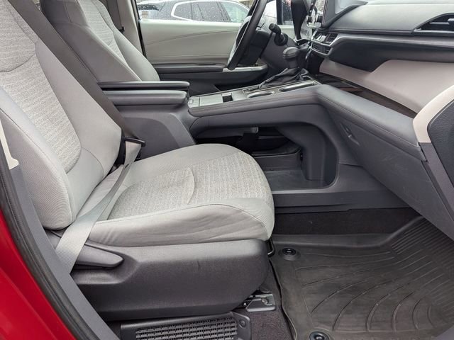 Used 2022 Toyota Sienna LE w/ LE Plus Package image 28