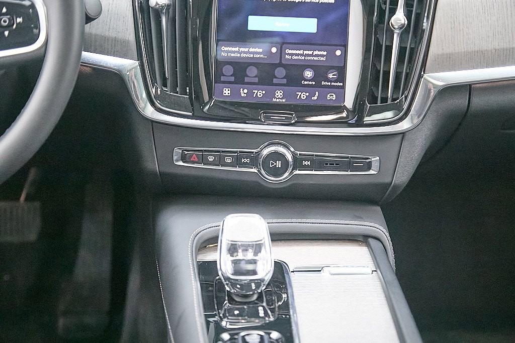 Certified 2023 Volvo S90 B6 Ultimate w/ Lounge Package image 27