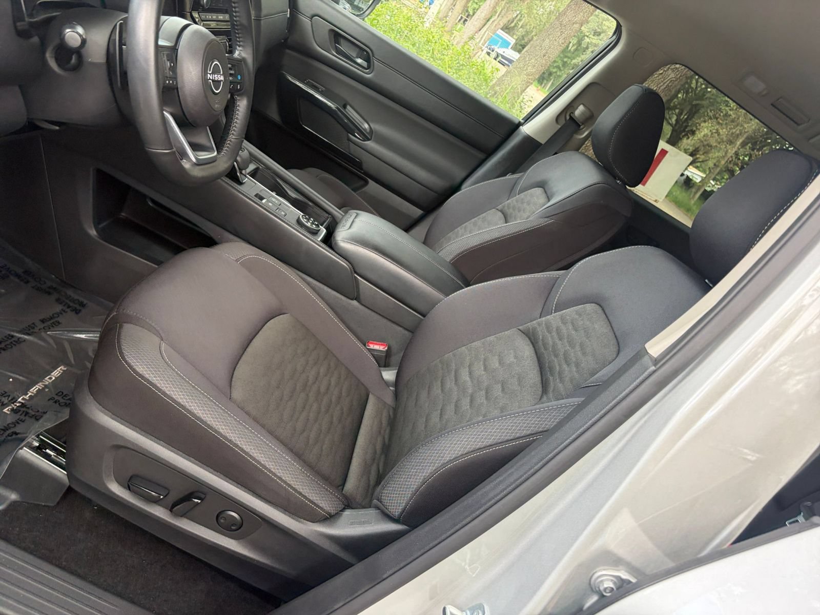 Used 2025 Nissan Pathfinder SV AWD/4WD image 37