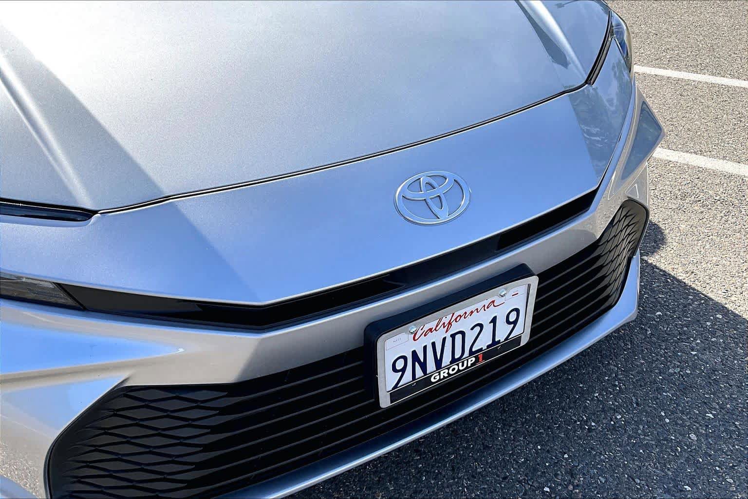 Used 2025 Toyota Camry LE w/ Convenience Package image 29