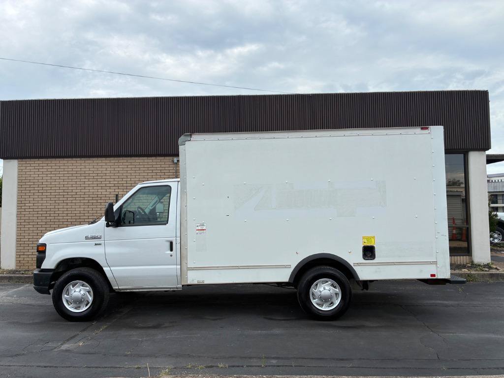 Used 2015 Ford E-350 and Econoline 350 Super Duty RWD image 2