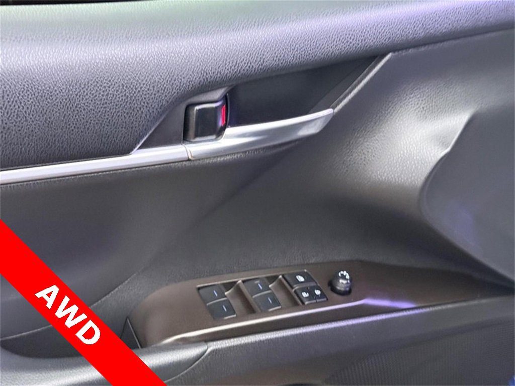 Used 2023 Toyota Camry SE image 18