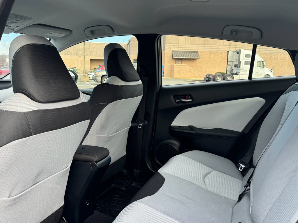 Used 2016 Toyota Prius image 27