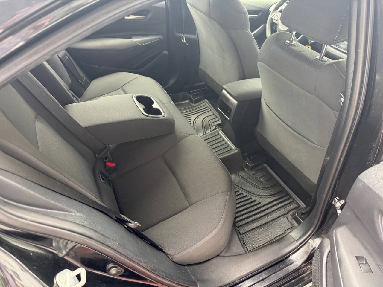 Used 2020 Toyota Corolla LE FWD image 29
