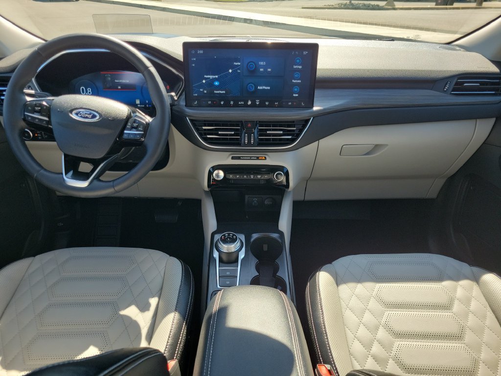 Certified 2023 Ford Escape Platinum w/ Premium Technology Package AWD/4WD image 15