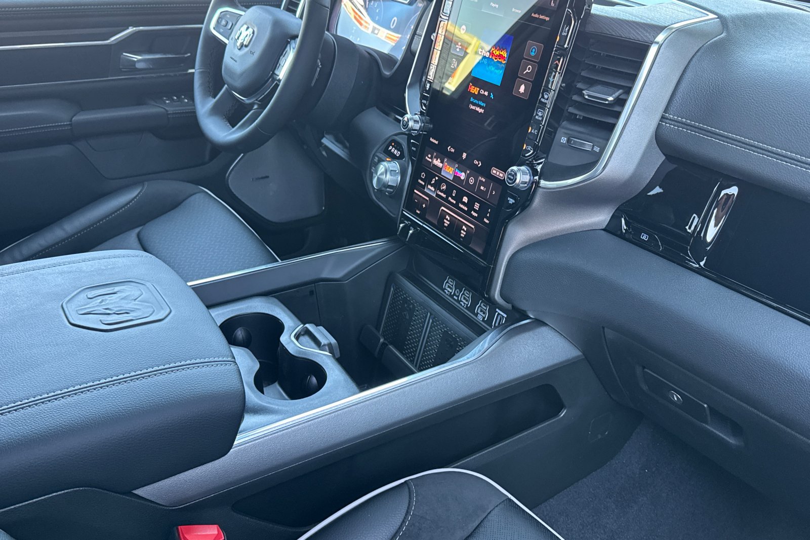 New 2026 RAM 1500 Laramie AWD/4WD image 14