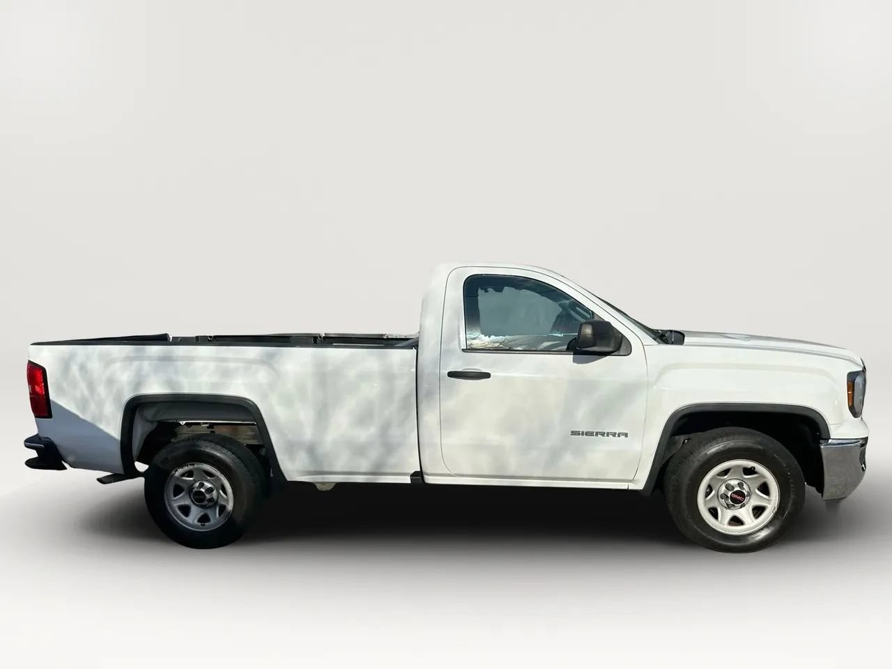 Used 2016 GMC Sierra 1500 2WD Regular Cab image 2