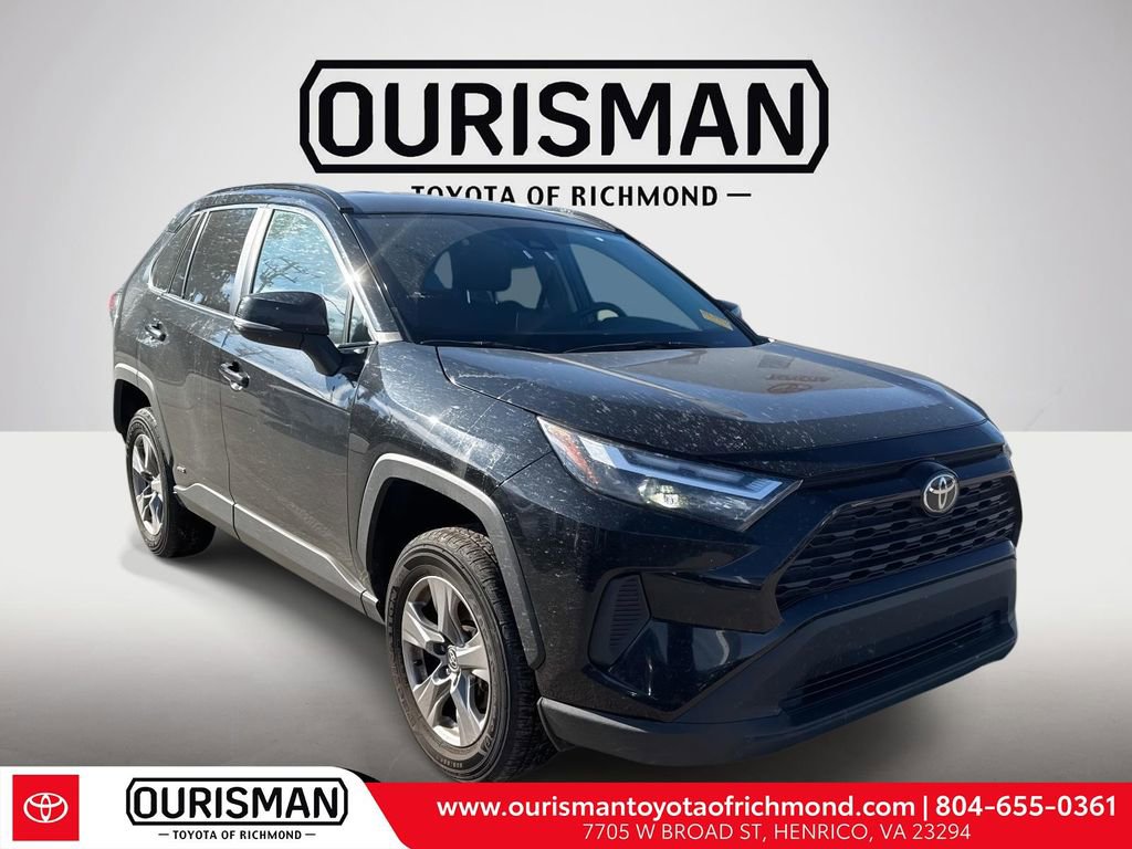 Used 2025 Toyota RAV4 XLE image 1