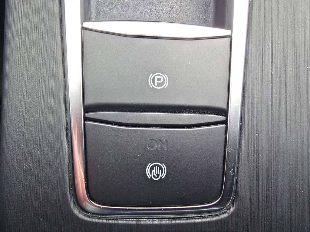 Used 2020 Ford Escape SEL image 6