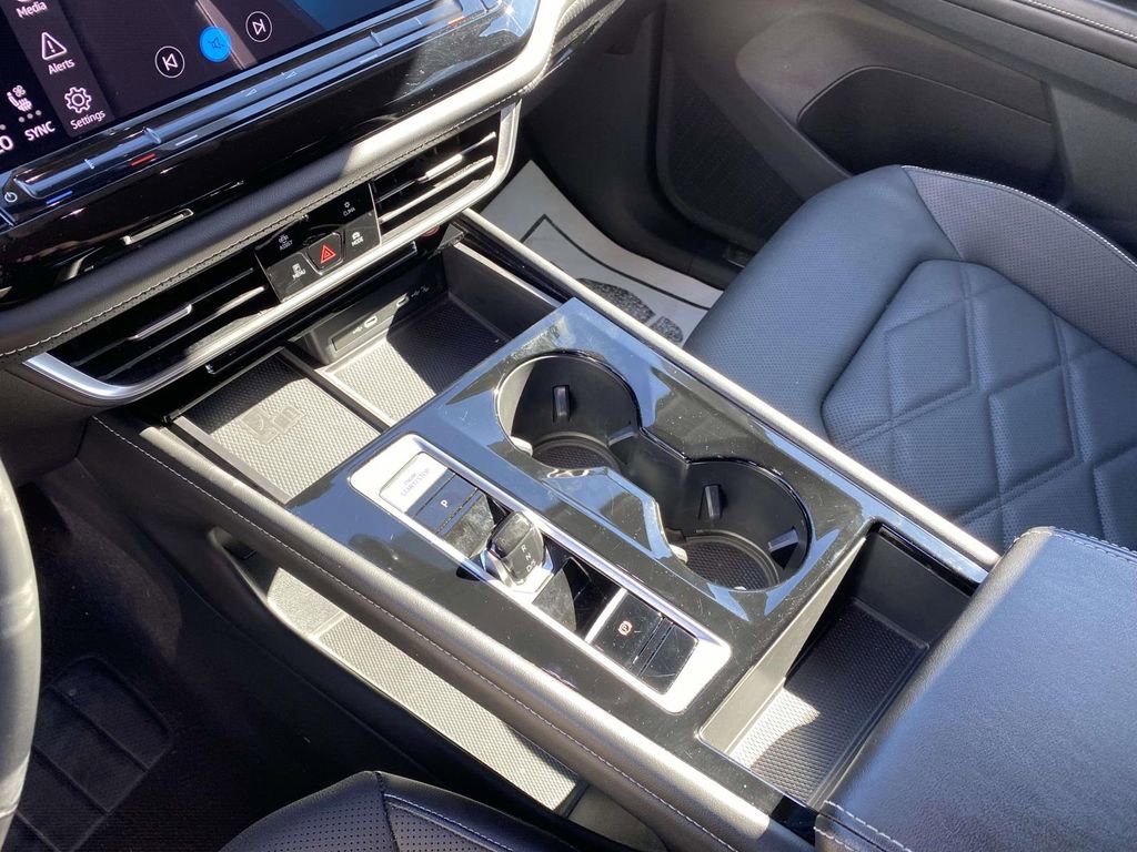 Used 2024 Volkswagen Atlas SE image 17