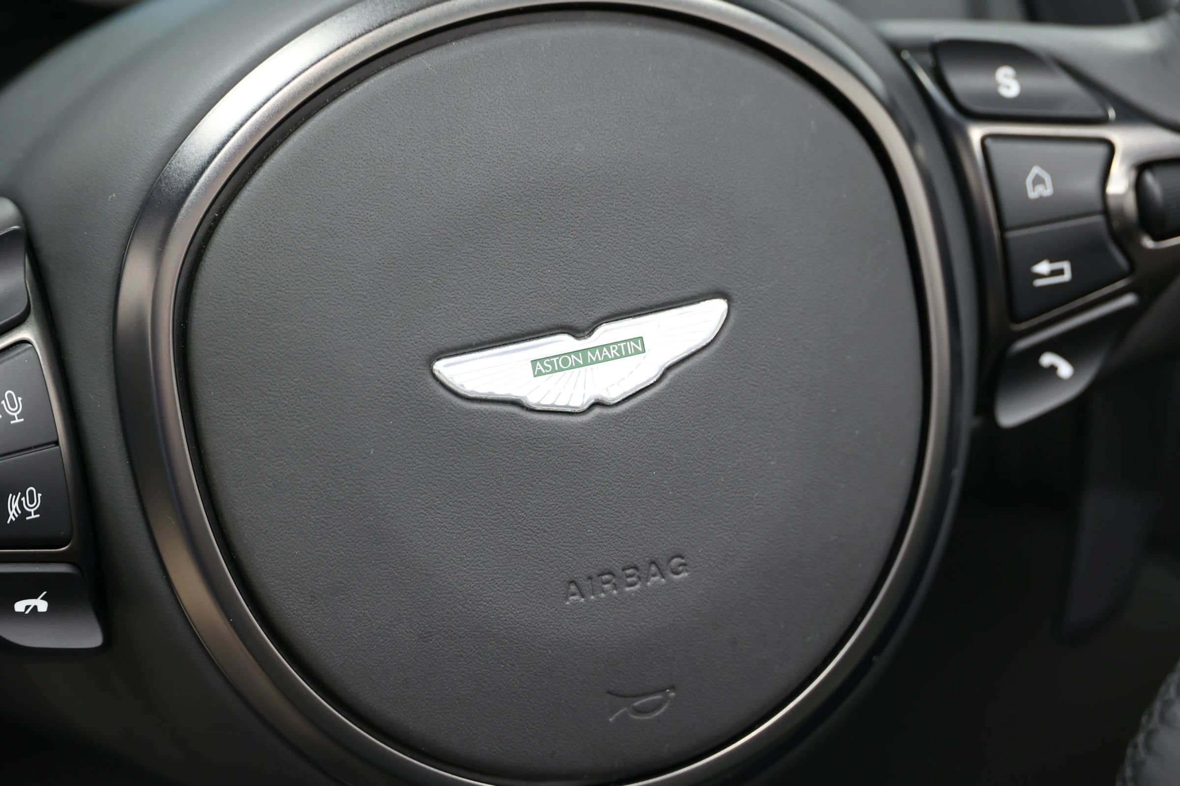 Used 2021 Aston Martin DBS Superleggera Volante RWD image 34