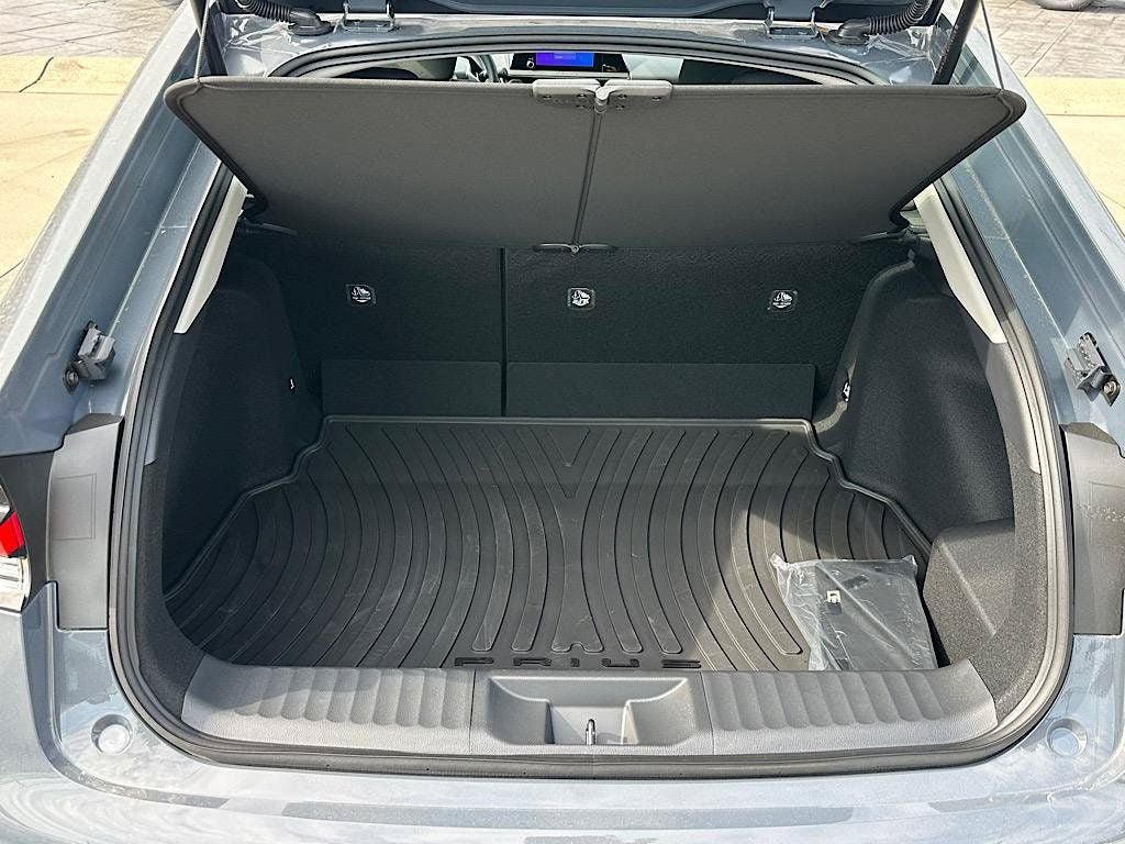 New 2027 Toyota Prius LE FWD image 5