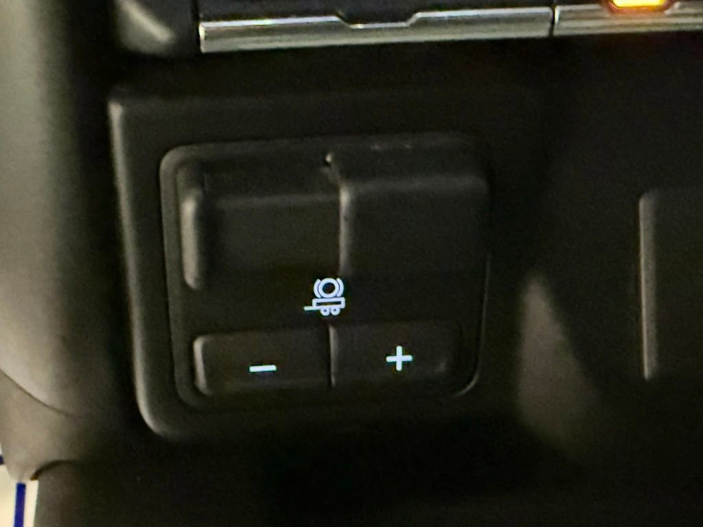 Used 2020 Chevrolet Silverado 1500 RST w/ All-Star Edition image 32