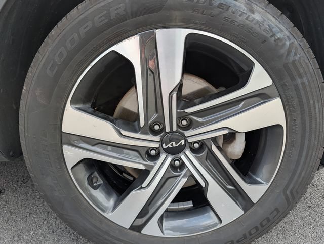 Used 2023 Kia Sorento EX AWD/4WD image 9