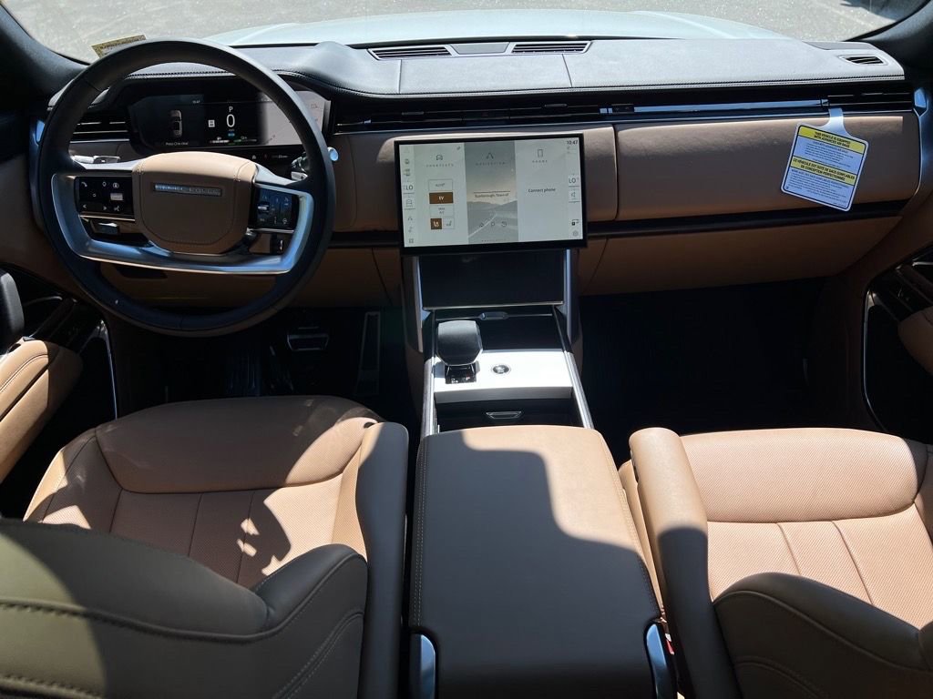 New 2025 Land Rover Range Rover SE image 32