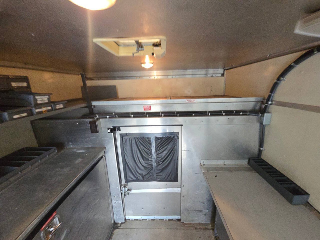 Used 2009 Chevrolet Express 3500 RWD image 20