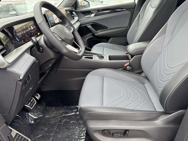 New 2026 Volkswagen Tiguan SE R-Line FWD image 11