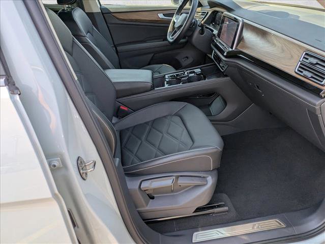 Used 2025 Volkswagen Atlas SE image 20