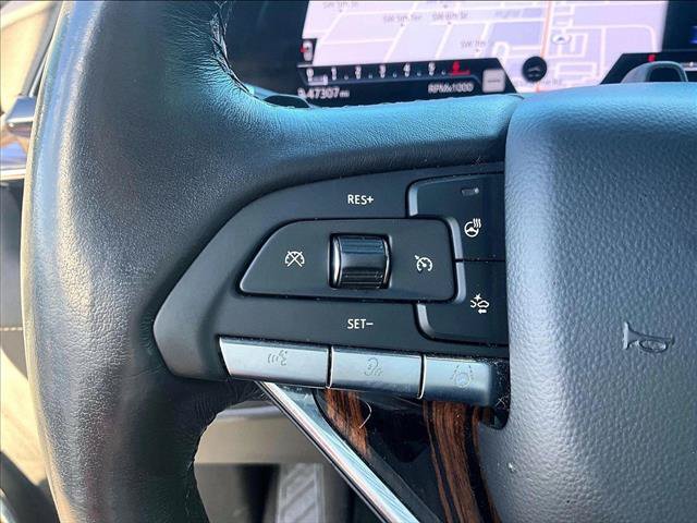 Used 2023 Cadillac Escalade Premium Luxury RWD image 20