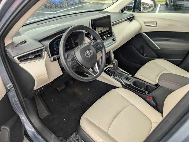 Used 2023 Toyota Corolla Cross XLE w/ Convenience Package AWD/4WD image 12