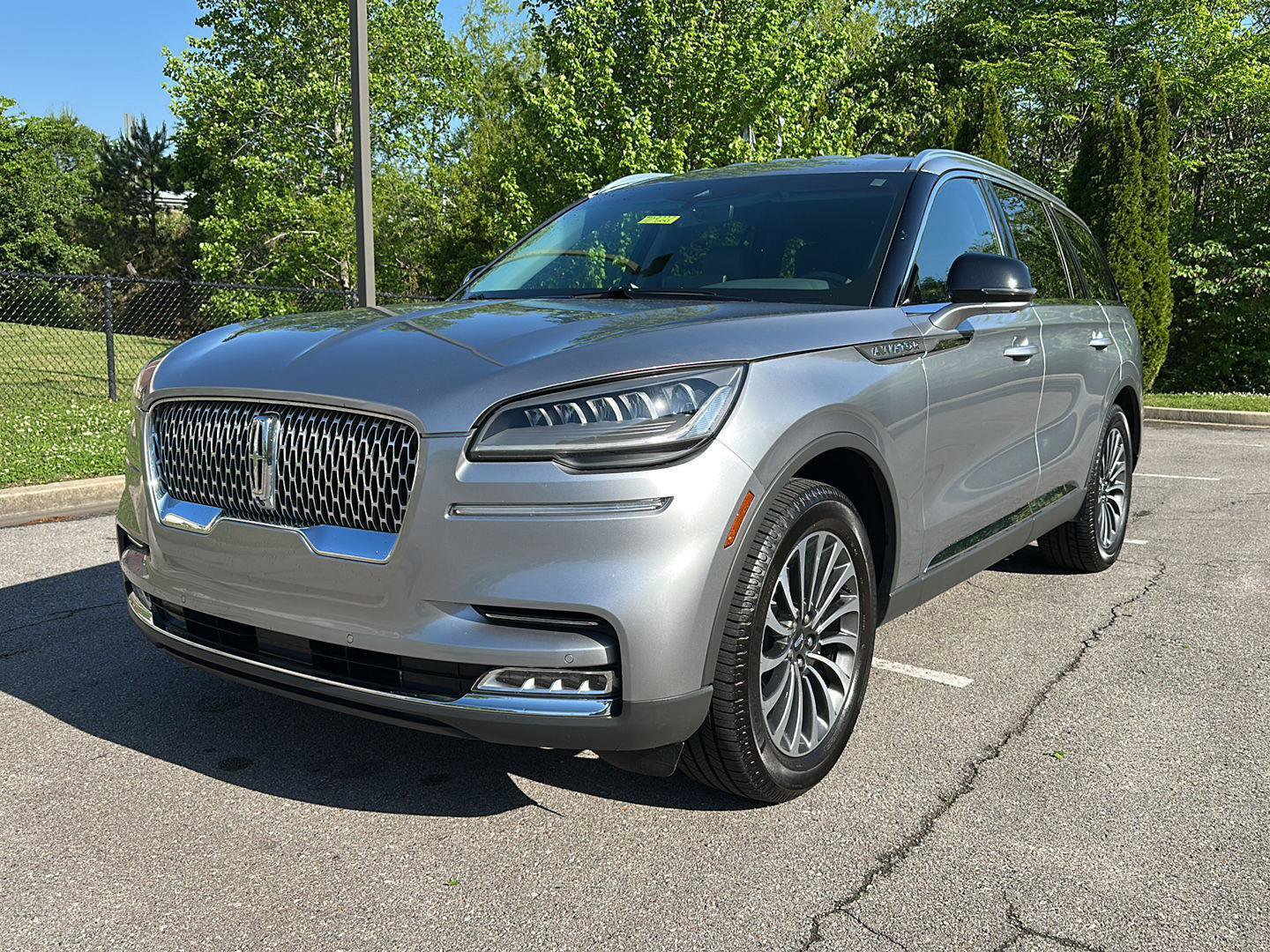 Used 2020 Lincoln Aviator Reserve w/ Elements Package Plus AWD/4WD image 3