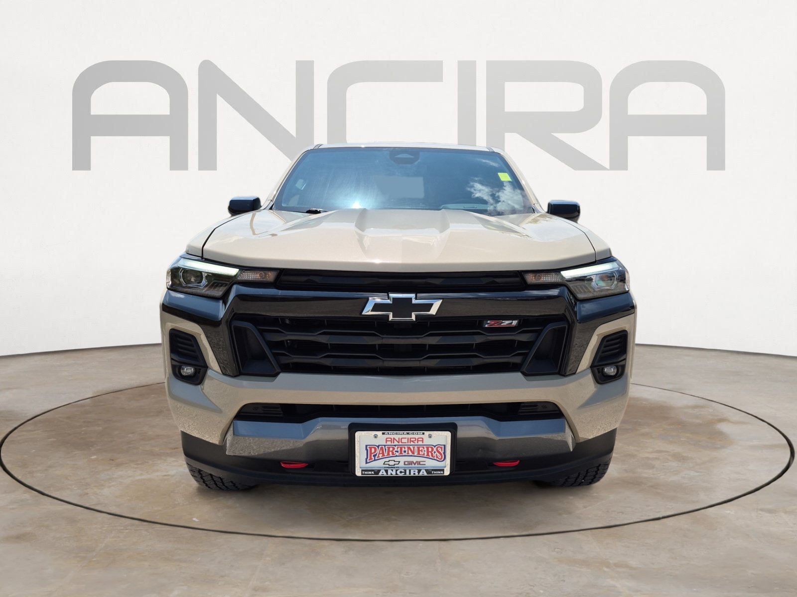 Used 2023 Chevrolet Colorado Z71 w/ Advanced Trailering Package AWD/4WD image 4