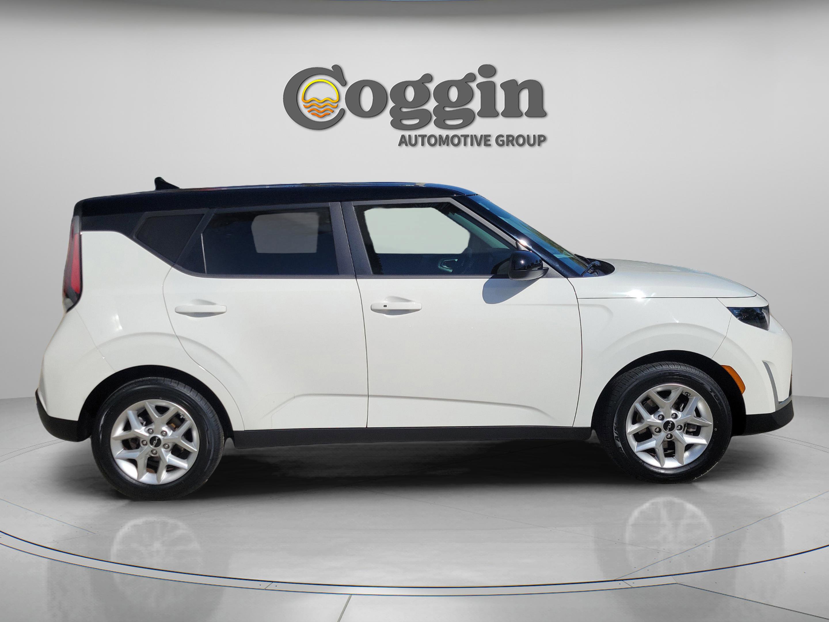 Used 2024 Kia Soul S FWD image 4