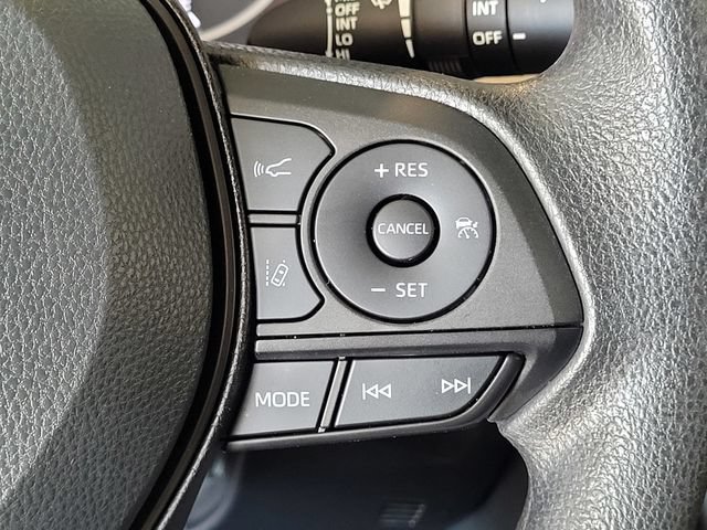 Used 2022 Toyota RAV4 XLE w/ Convenience Package FWD image 25