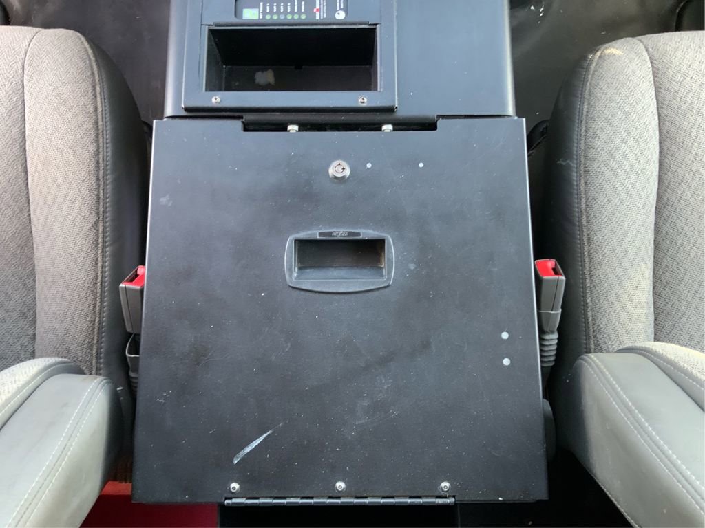 Used 2018 Chevrolet Express 2500 image 15