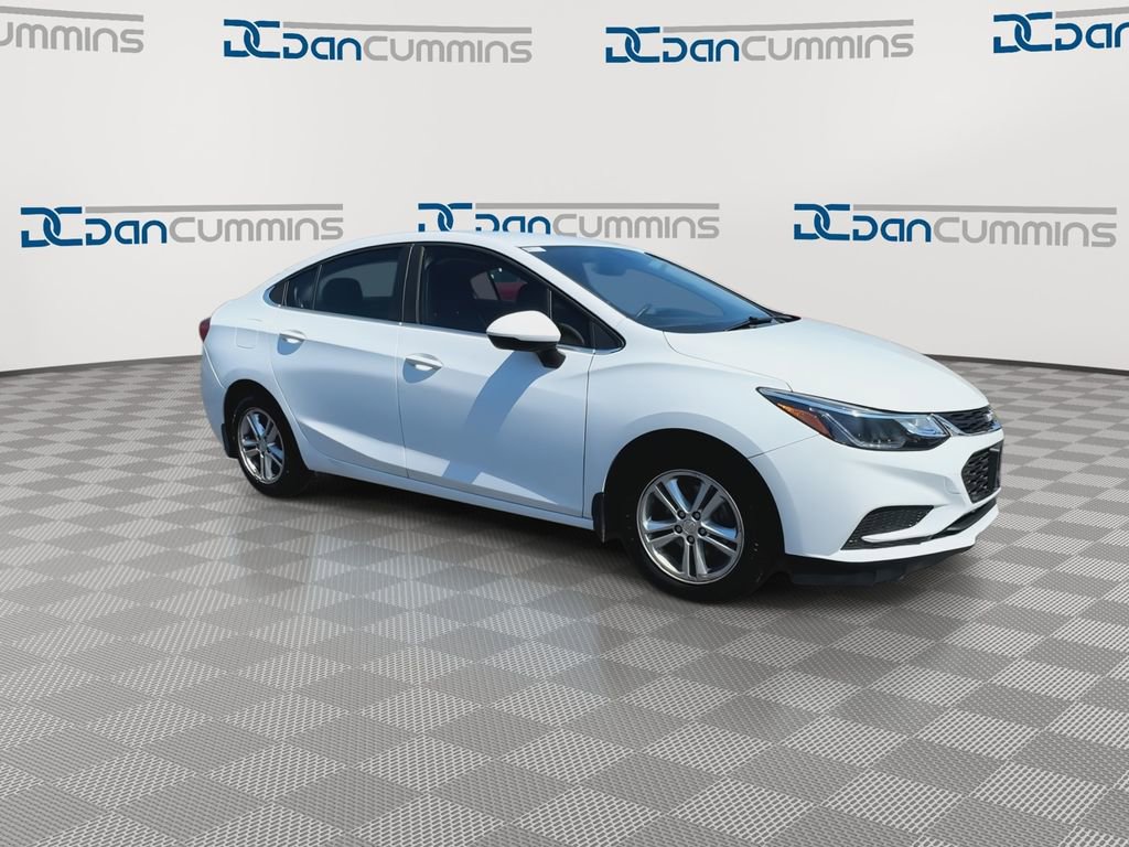 Used 2018 Chevrolet Cruze LT FWD image 2