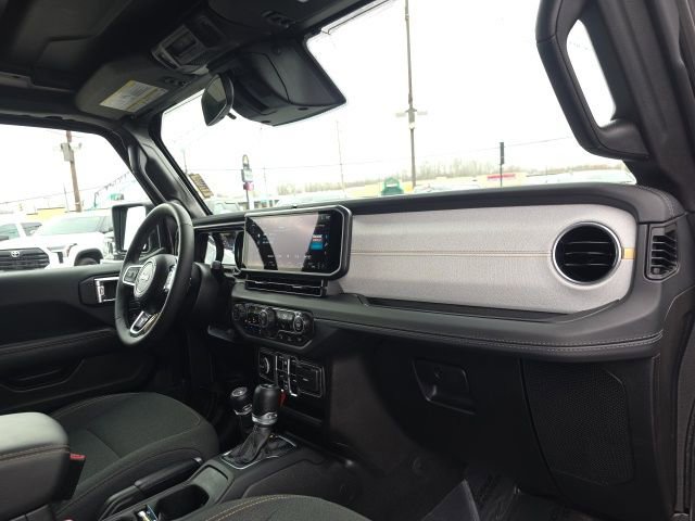 Used 2025 Jeep Wrangler Unlimited Sahara w/ Safety Group image 45