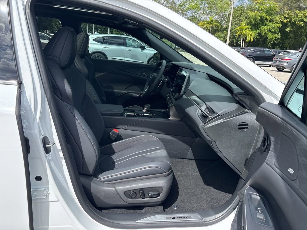 Used 2024 Lexus RX 500h F Sport w/ Convenience Package image 17