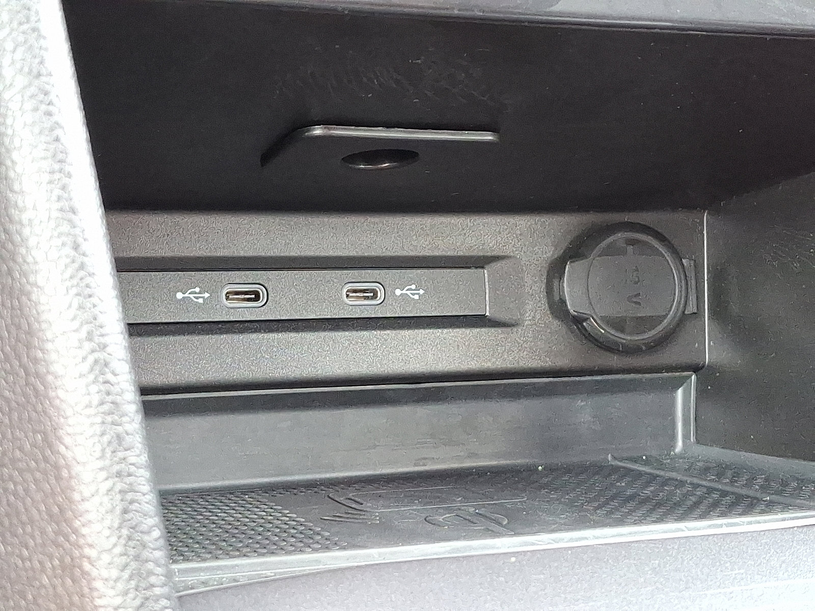 Certified 2024 Volkswagen Tiguan SE image 20