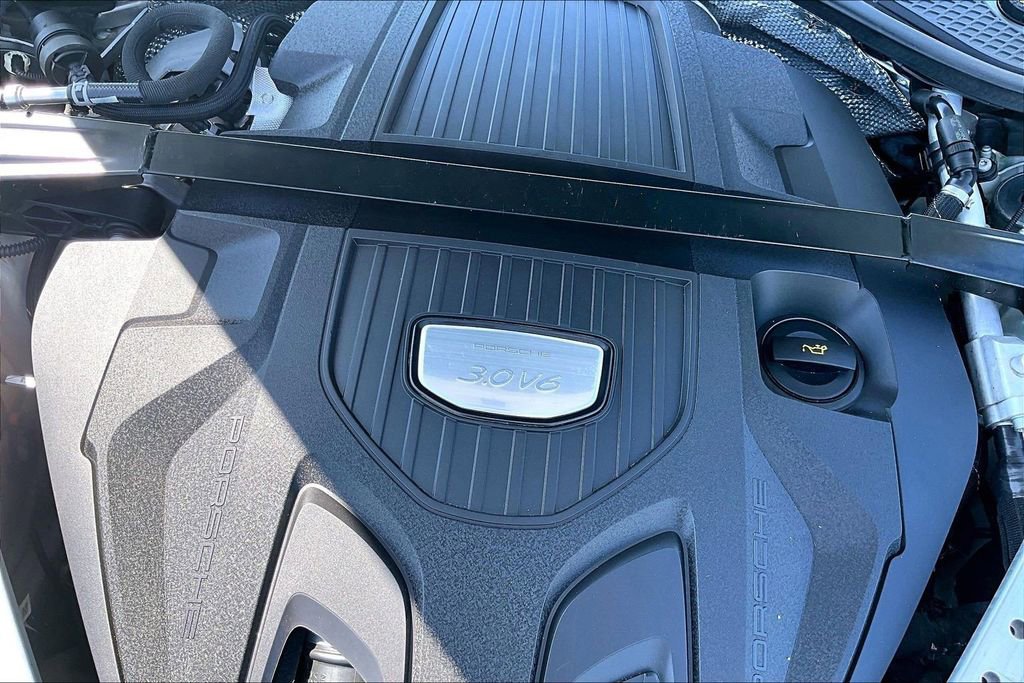 Used 2018 Porsche Panamera 4 image 31