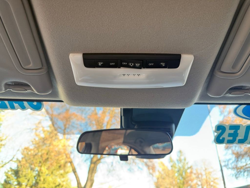 Used 2021 Nissan Versa S image 29