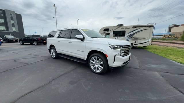 Used 2024 Chevrolet Suburban High Country w/ Advanced Technology Package AWD/4WD image 2