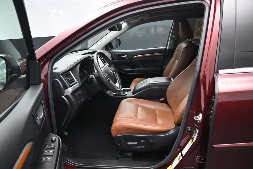 Certified 2017 Toyota Highlander Limited Platinum w/ Protection Package #3 AWD/4WD image 9