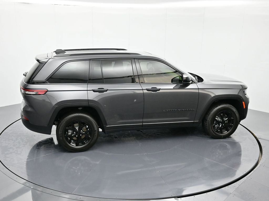 New 2025 Jeep Grand Cherokee Altitude image 33