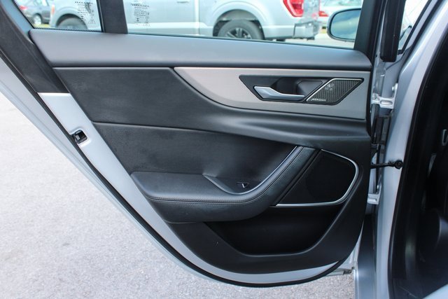 Used 2020 Jaguar XE S image 33