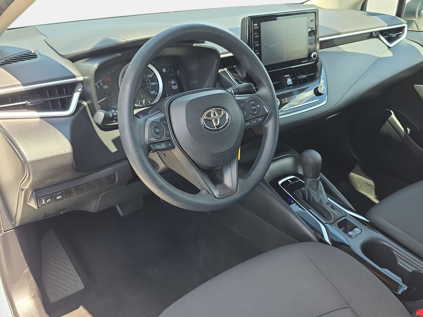 Used 2022 Toyota Corolla LE FWD image 15